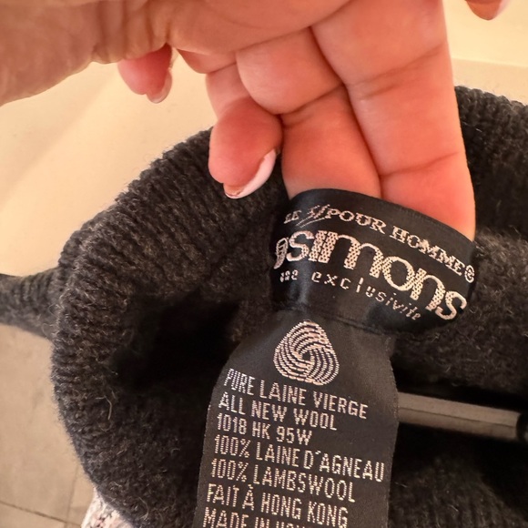 Simons 100% Lambswool  Charcoal Turtleneck Sweater. Ptp 23” lenght 28” - Picture 7 of 7